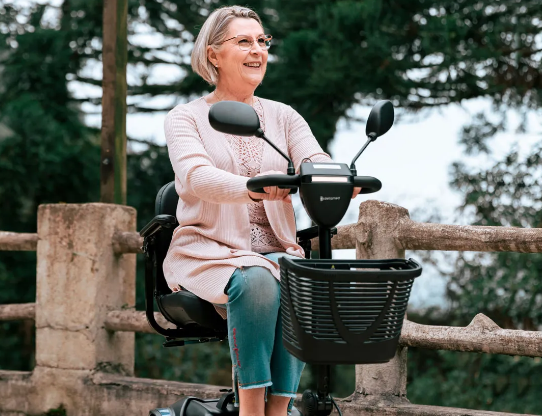 Cadeira Motorizada Scooter Elétrica Compacta, Dobrável até 136kg LB - Dellamed