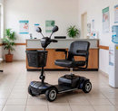 Scooter Motorizada LB Light até 136 Kg com Assento Giratório e Farol LED - Dellamed