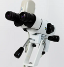 Colposcópio de Aumento Variável Binocular com Câmera - Acoplado em Mesa Ginecológica - PE 7000 VMDC - MEDPEJ